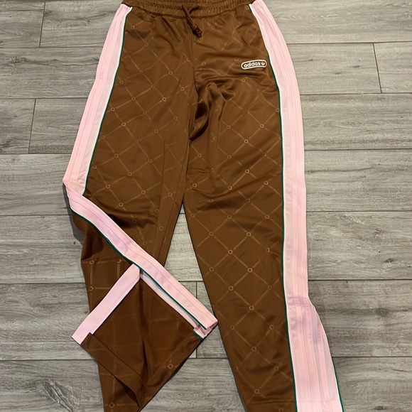 🌸New Arrival🌸 Adidas Originals women’s track set - Picture 2 of 10